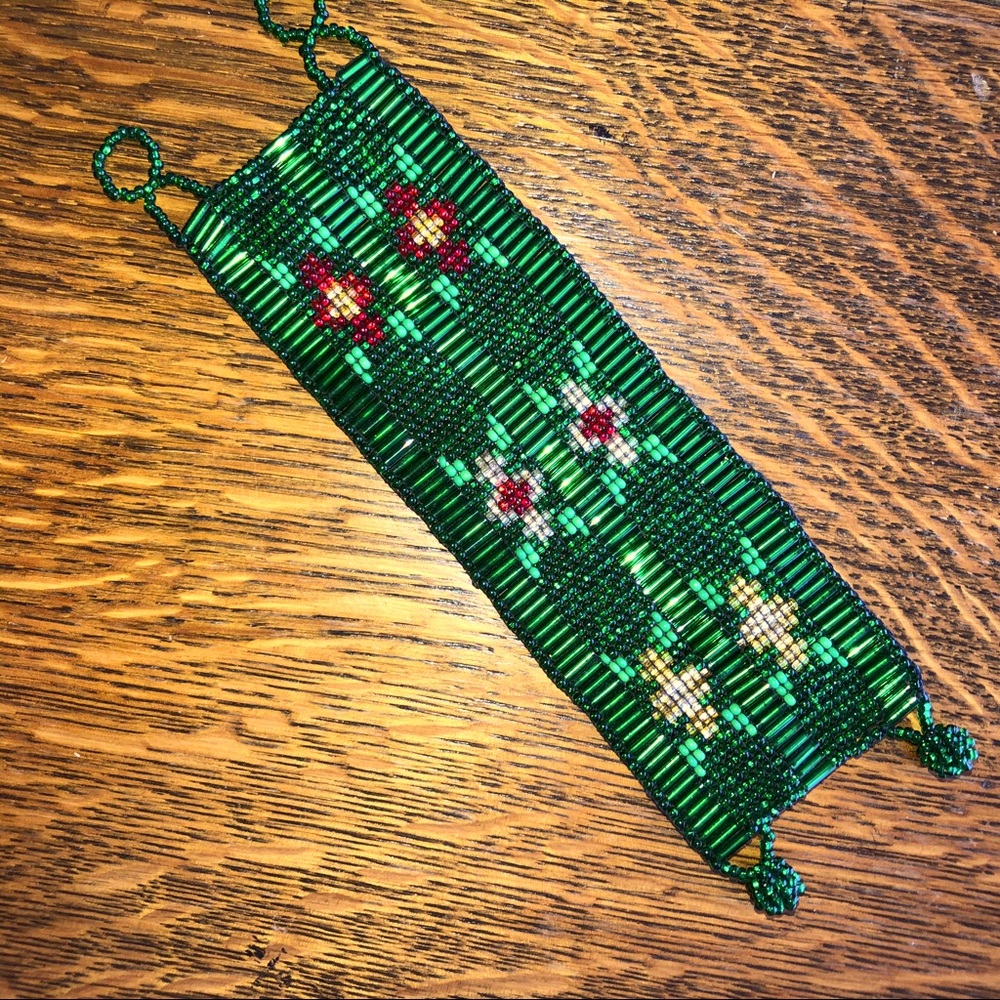 🦄 GORGEOUS BEADED CUFF BRACELET 🦄